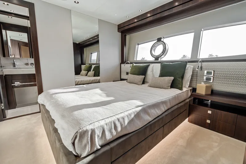 Slide: The Image of Sunseeker 95 Yacht 2024 - 7463033