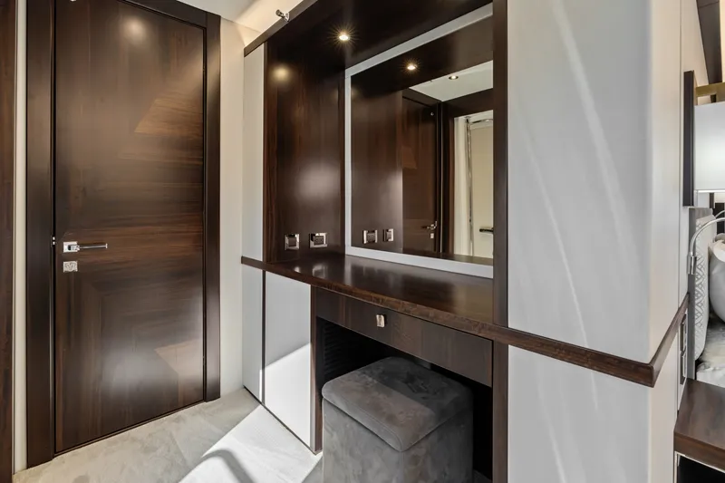Slide: The Image of Sunseeker 95 Yacht 2024 - 7462972