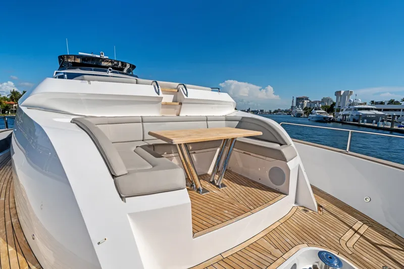 Slide: The Image of Sunseeker 95 Yacht 2024 - 7462880