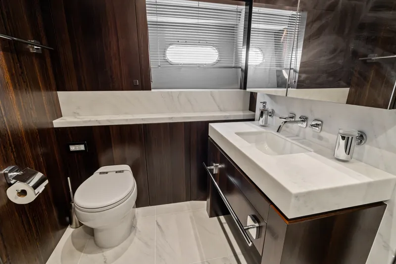Slide: The Image of Sunseeker 95 Yacht 2024 - 7463045