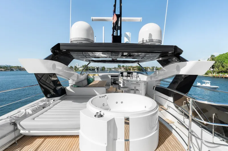 Slide: The Image of Sunseeker 95 Yacht 2024 - 7462869