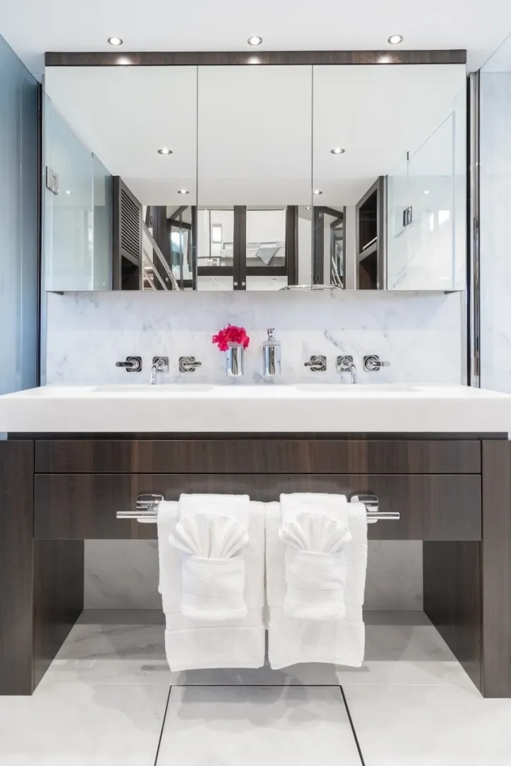 Slide: The Image of Sunseeker 95 Yacht 2024 - 6848743