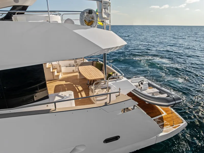 Slide: The Image of Sunseeker 95 Yacht 2024 - 7462861