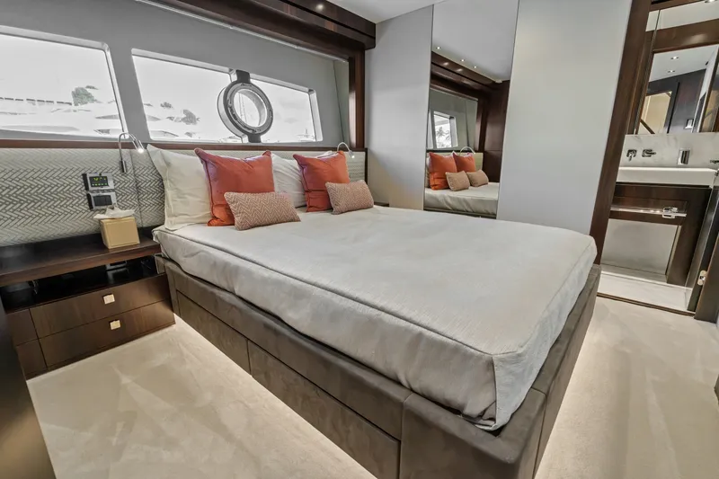 Slide: The Image of Sunseeker 95 Yacht 2024 - 7463038