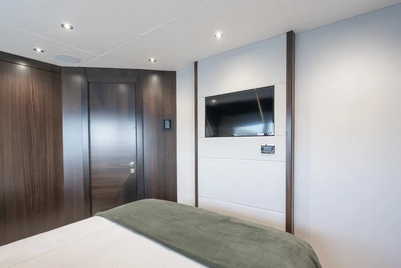 Slide: The Image of Sunseeker 95 Yacht 2024 - 6848749