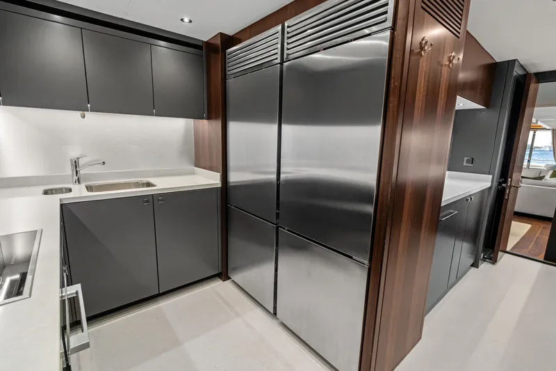Slide: The Image of Sunseeker 95 Yacht 2024 - 7462965
