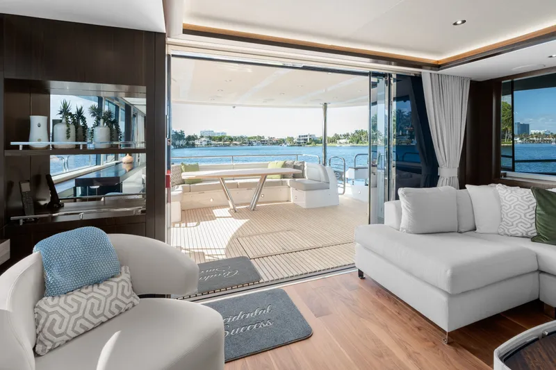 Slide: The Image of Sunseeker 95 Yacht 2024 - 7462899