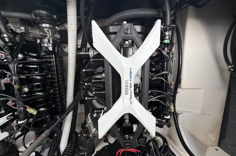 Slide: The Image of Yamaha 24 2025 - 6848868