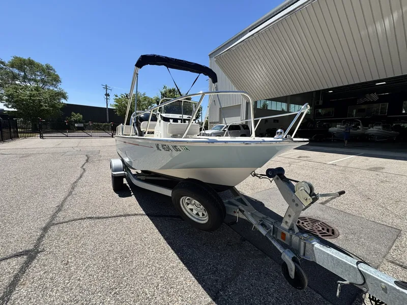 Slide: The Image of Boston Whaler 170 Montauk 2018 - 6849323