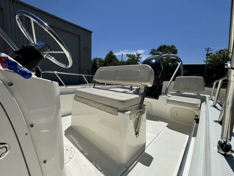 Slide: The Image of Boston Whaler 170 Montauk 2018 - 6849314