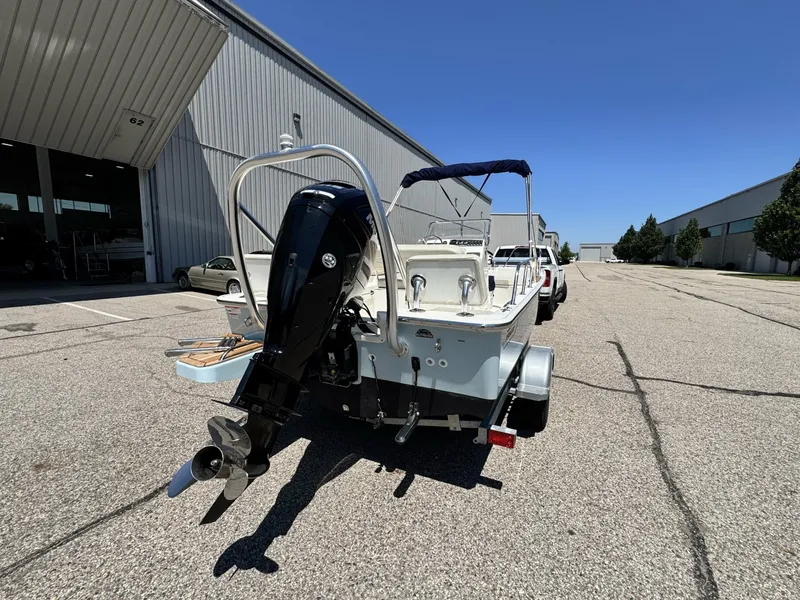Slide: The Image of Boston Whaler 170 Montauk 2018 - 6849318