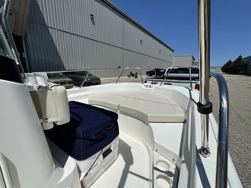 Slide: The Image of Boston Whaler 170 Montauk 2018 - 6849322