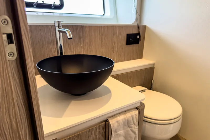 Slide: The Image of Azimut FLY 53 2025 - 6851106