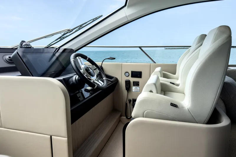 Slide: The Image of Azimut FLY 53 2025 - 6851084