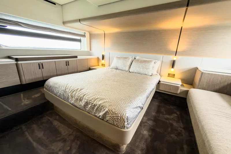 Slide: The Image of Azimut FLY 53 2025 - 6851090
