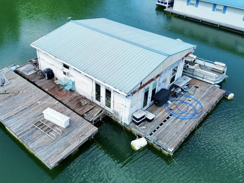 Slide: The Image of Custom 22 x 30 Floating Cabin - Approx 660sqft 2000 - 6852184