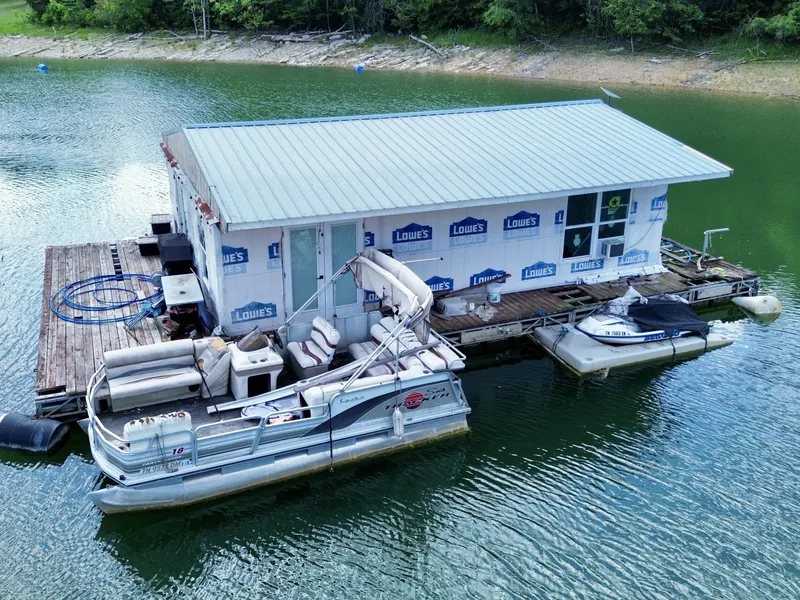 Slide: The Image of Custom 22 x 30 Floating Cabin - Approx 660sqft 2000 - 6852188