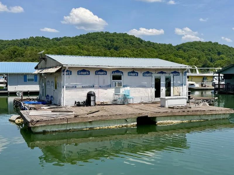 Slide: The Image of Custom 22 x 30 Floating Cabin - Approx 660sqft 2000 - 6852273