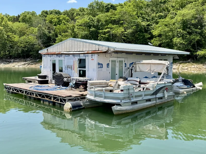 Slide: The Image of Custom 22 x 30 Floating Cabin - Approx 660sqft 2000 - 6852268