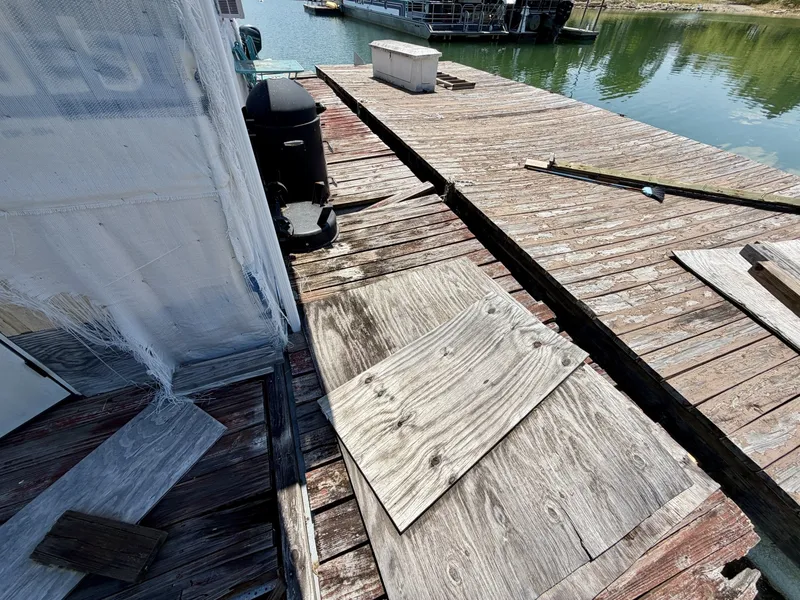 Slide: The Image of Custom 22 x 30 Floating Cabin - Approx 660sqft 2000 - 6852238