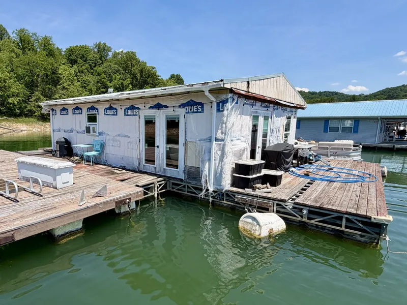 Slide: The Image of Custom 22 x 30 Floating Cabin - Approx 660sqft 2000 - 6852195