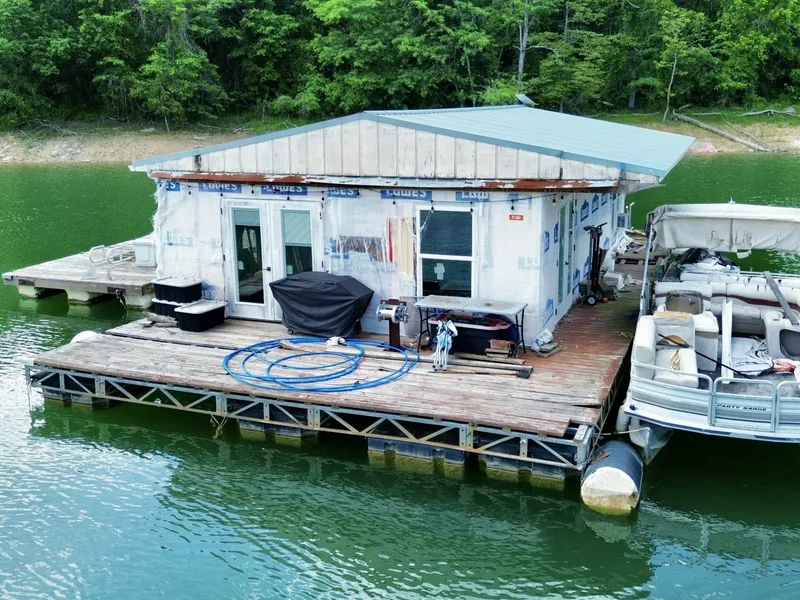 Slide: The Image of Custom 22 x 30 Floating Cabin - Approx 660sqft 2000 - 6852277
