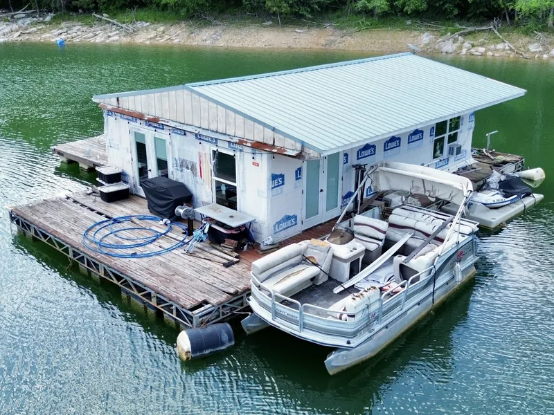 Slide: The Image of Custom 22 x 30 Floating Cabin - Approx 660sqft 2000 - 6852187