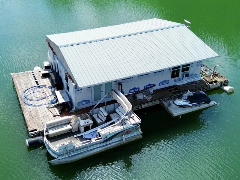 Slide: The Image of Custom 22 x 30 Floating Cabin - Approx 660sqft 2000 - 6852176