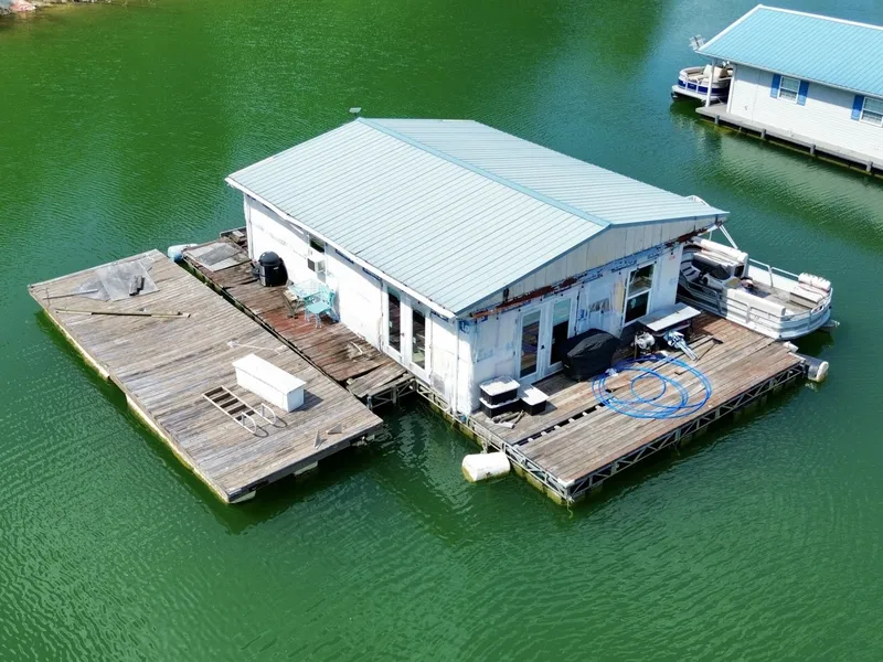The Image of Custom 22 x 30 Floating Cabin - Approx 660sqft 2000 - 6852172