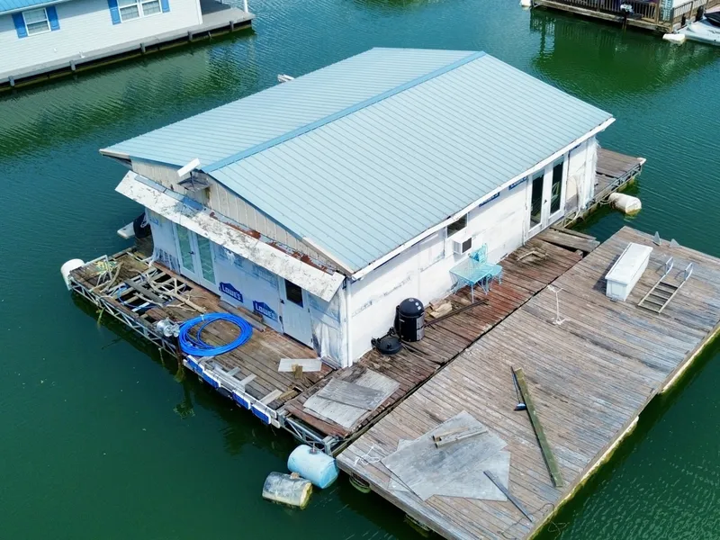Slide: The Image of Custom 22 x 30 Floating Cabin - Approx 660sqft 2000 - 6852181