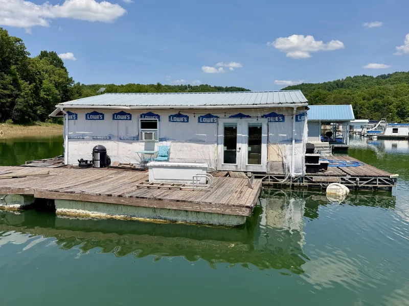 Slide: The Image of Custom 22 x 30 Floating Cabin - Approx 660sqft 2000 - 6852274