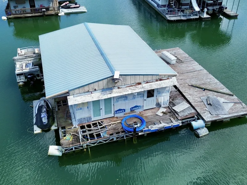 Slide: The Image of Custom 22 x 30 Floating Cabin - Approx 660sqft 2000 - 6852179