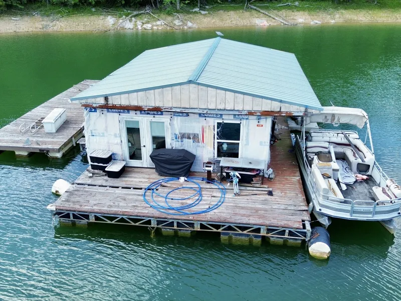 Slide: The Image of Custom 22 x 30 Floating Cabin - Approx 660sqft 2000 - 6852186