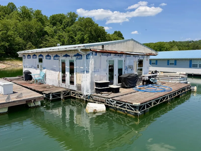 Slide: The Image of Custom 22 x 30 Floating Cabin - Approx 660sqft 2000 - 6852196
