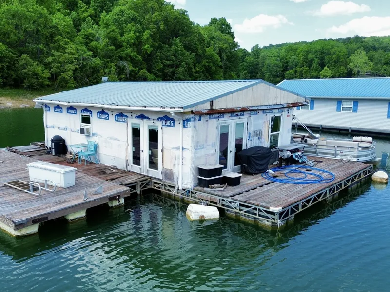 Slide: The Image of Custom 22 x 30 Floating Cabin - Approx 660sqft 2000 - 6852185