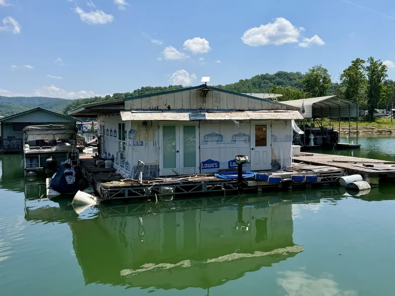Slide: The Image of Custom 22 x 30 Floating Cabin - Approx 660sqft 2000 - 6852271