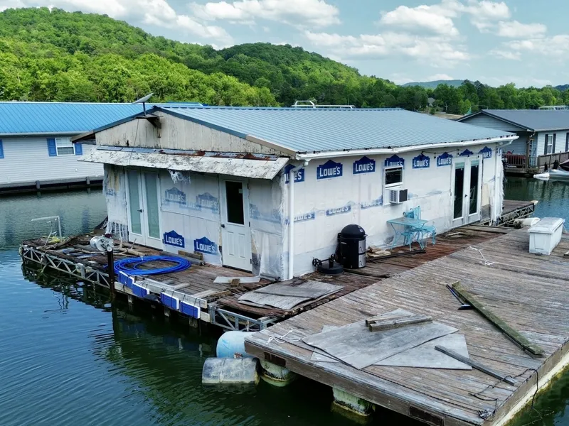 Slide: The Image of Custom 22 x 30 Floating Cabin - Approx 660sqft 2000 - 6852192