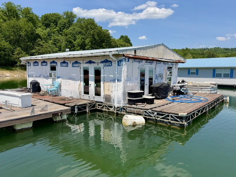 Slide: The Image of Custom 22 x 30 Floating Cabin - Approx 660sqft 2000 - 6852275