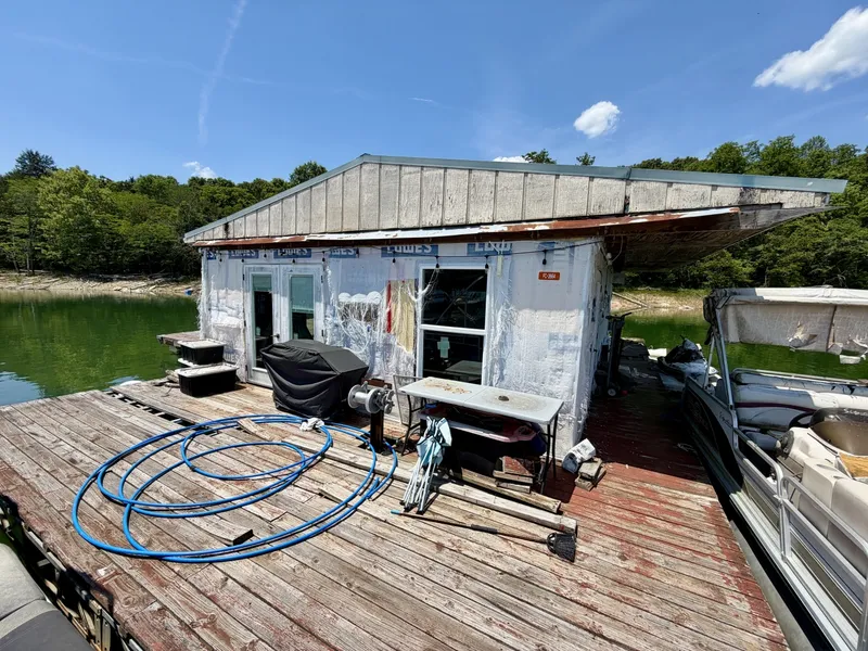 Slide: The Image of Custom 22 x 30 Floating Cabin - Approx 660sqft 2000 - 6852201