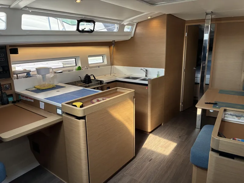 Slide: The Image of Jeanneau Sun Odyssey 440 2024 - 6853157