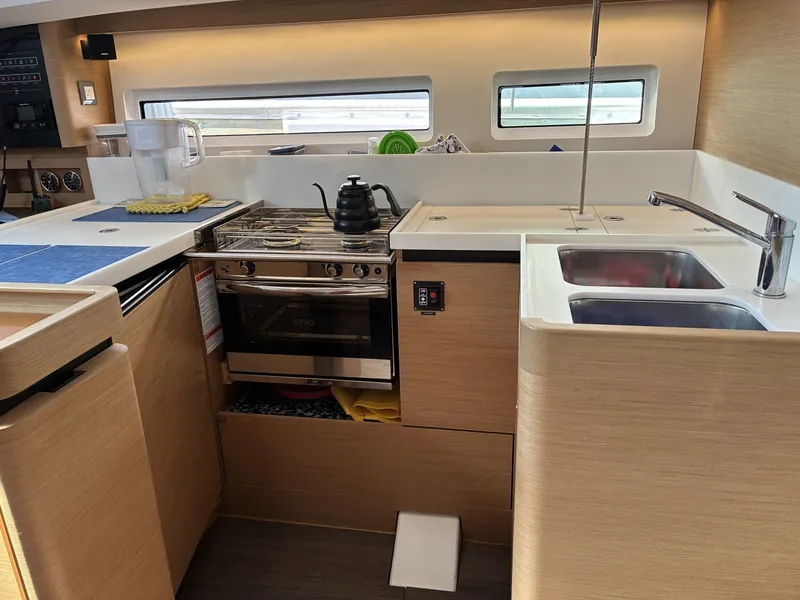 Slide: The Image of Jeanneau Sun Odyssey 440 2024 - 6853155