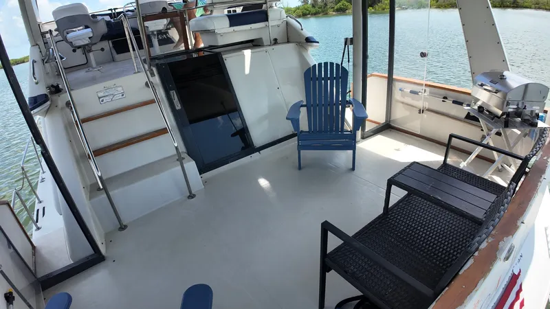 Slide: The Image of Sea Ray 410 Aft Cabin 1987 - 6853389