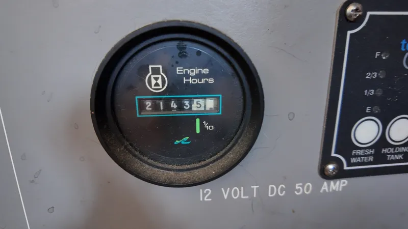 Slide: The Image of Sea Ray 410 Aft Cabin 1987 - 6853397