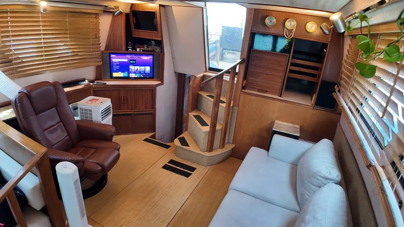Slide: The Image of Sea Ray 410 Aft Cabin 1987 - 6853391