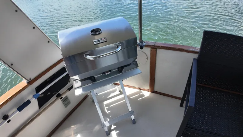 Slide: The Image of Sea Ray 410 Aft Cabin 1987 - 6853390
