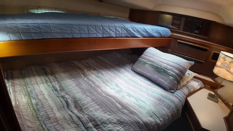 Slide: The Image of Sea Ray 410 Aft Cabin 1987 - 6853402