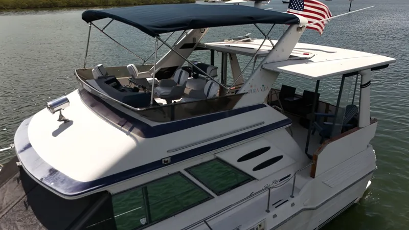 Slide: The Image of Sea Ray 410 Aft Cabin 1987 - 6853382