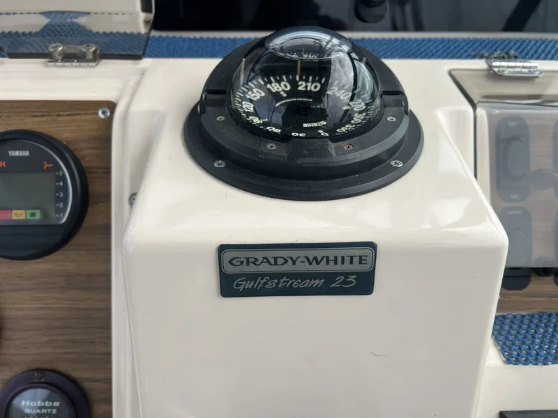 Slide: The Image of Grady-White Gulfstream 232 1996 - 6857355