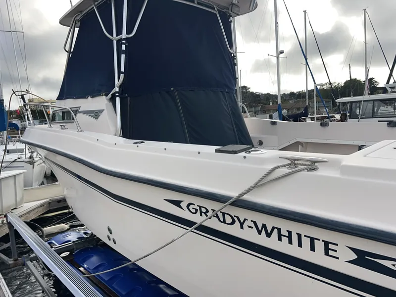 Slide: The Image of Grady-White Gulfstream 232 1996 - 6857327