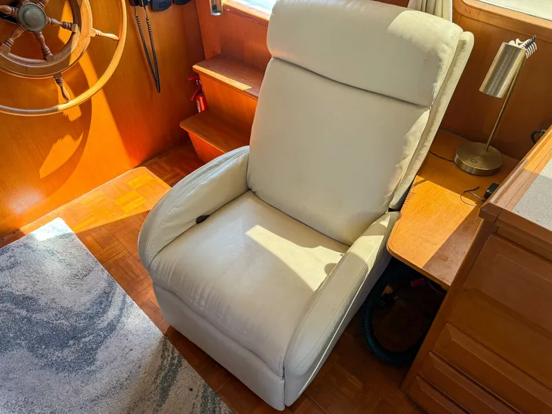 Slide: The Image of DeFever 49 Salon Recliner - 7404421
